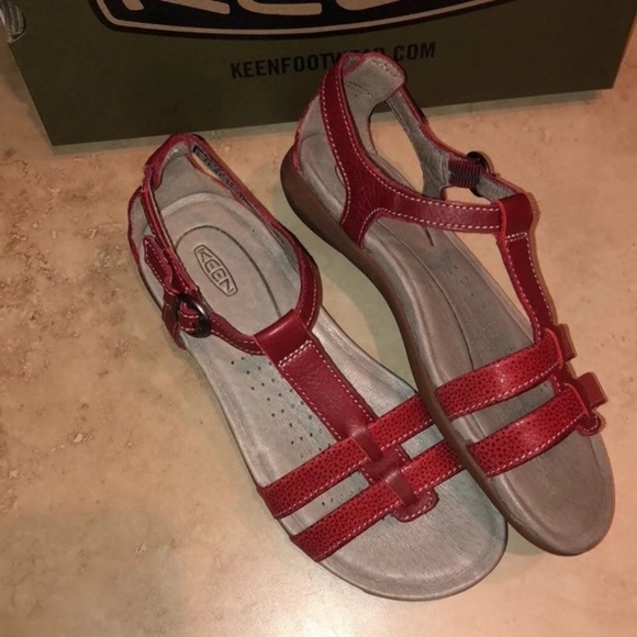 keen rose city sandal